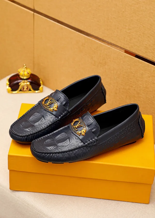 Louis Vuitton Black Gold Crocodile-Embossed Leather Lion-Buckle Hardware Loafer 8