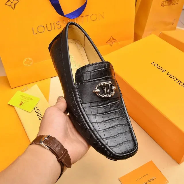 Louis Vuitton Mocasín Negro Oro Cuero Crocodilo Embossado Metal LV Bloqueo Twist-Lock Hardware 6