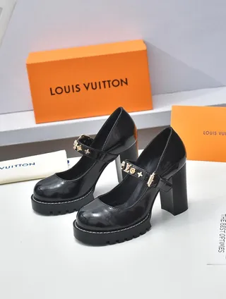 Louis Vuitton Chaussures noires dorées en cuir patenté brillant chunky block heel Mary Jane 2