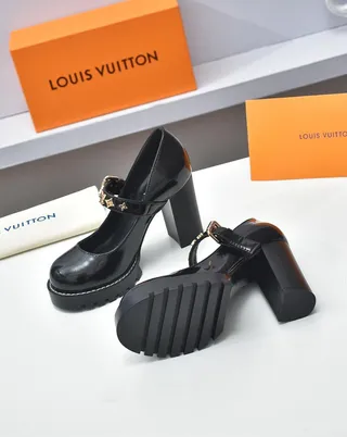 Louis Vuitton Chaussures noires dorées en cuir patenté brillant chunky block heel Mary Jane 3