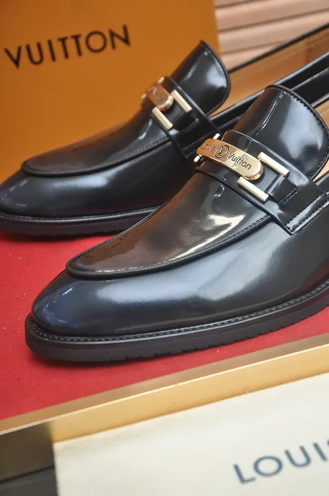 Louis Vuitton Black Gold Glossy Patent Leather Horsebit Buckle Loafer 2