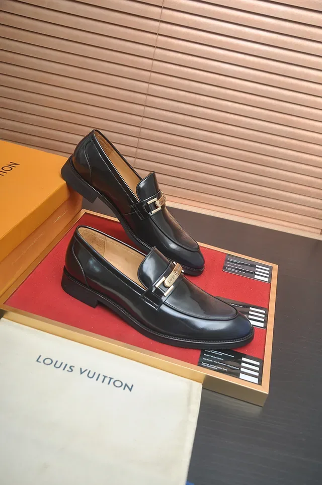 Louis Vuitton Black Gold Glossy Patent Leather Horsebit Buckle Loafer 4