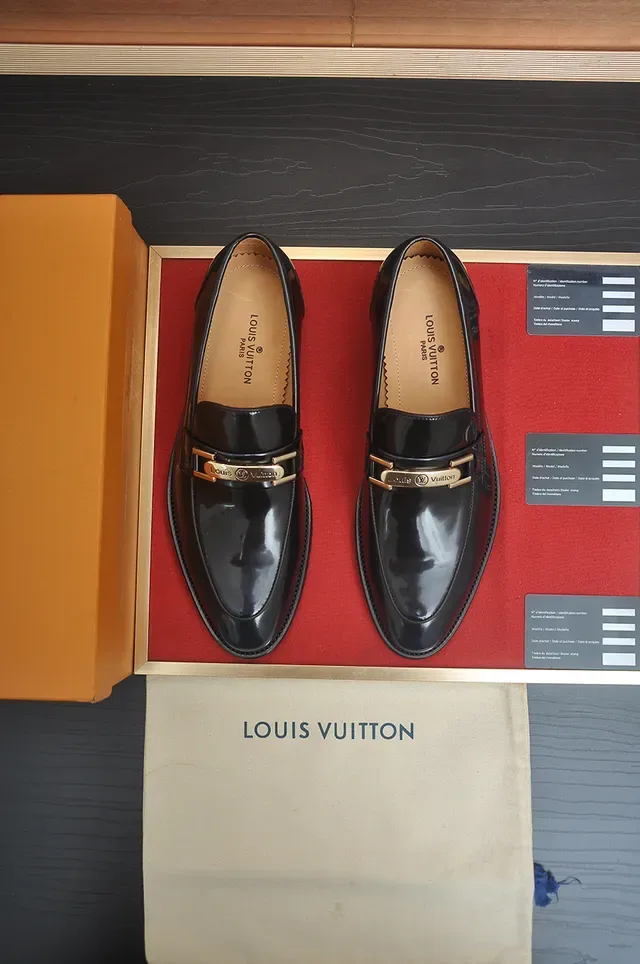 Louis Vuitton Black Gold Glossy Patent Leather Horsebit Buckle Loafer 5