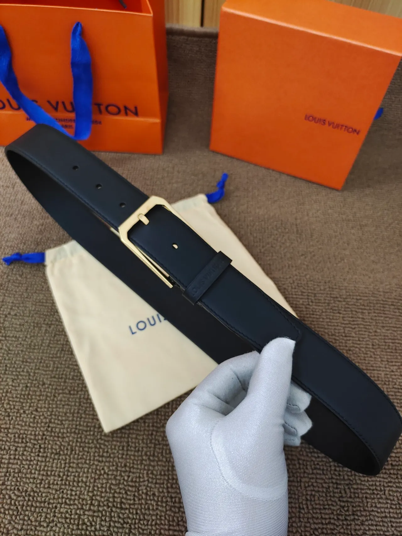 Louis Vuitton Black Gold Smooth Rectangular Buckle Leather Belt 2