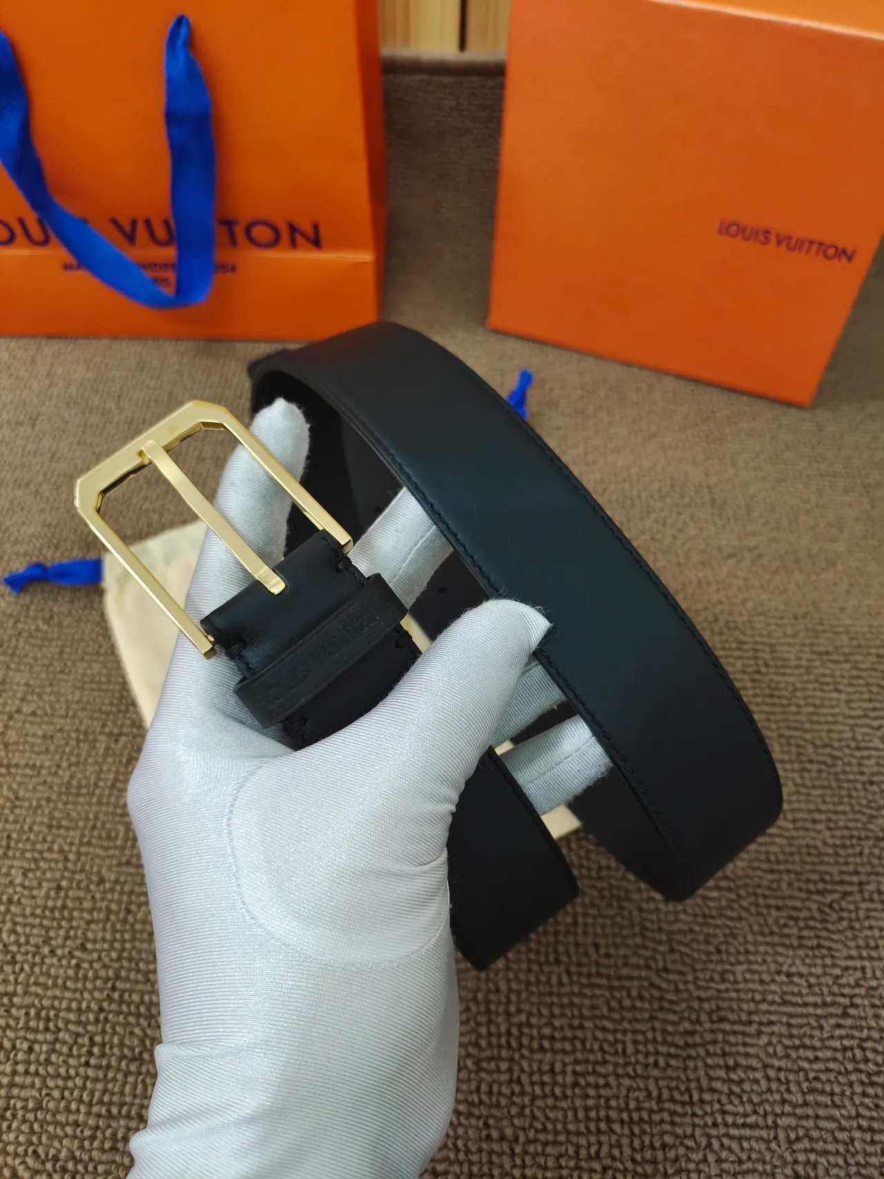 Louis Vuitton Black Gold Smooth Rectangular Buckle Leather Belt 4