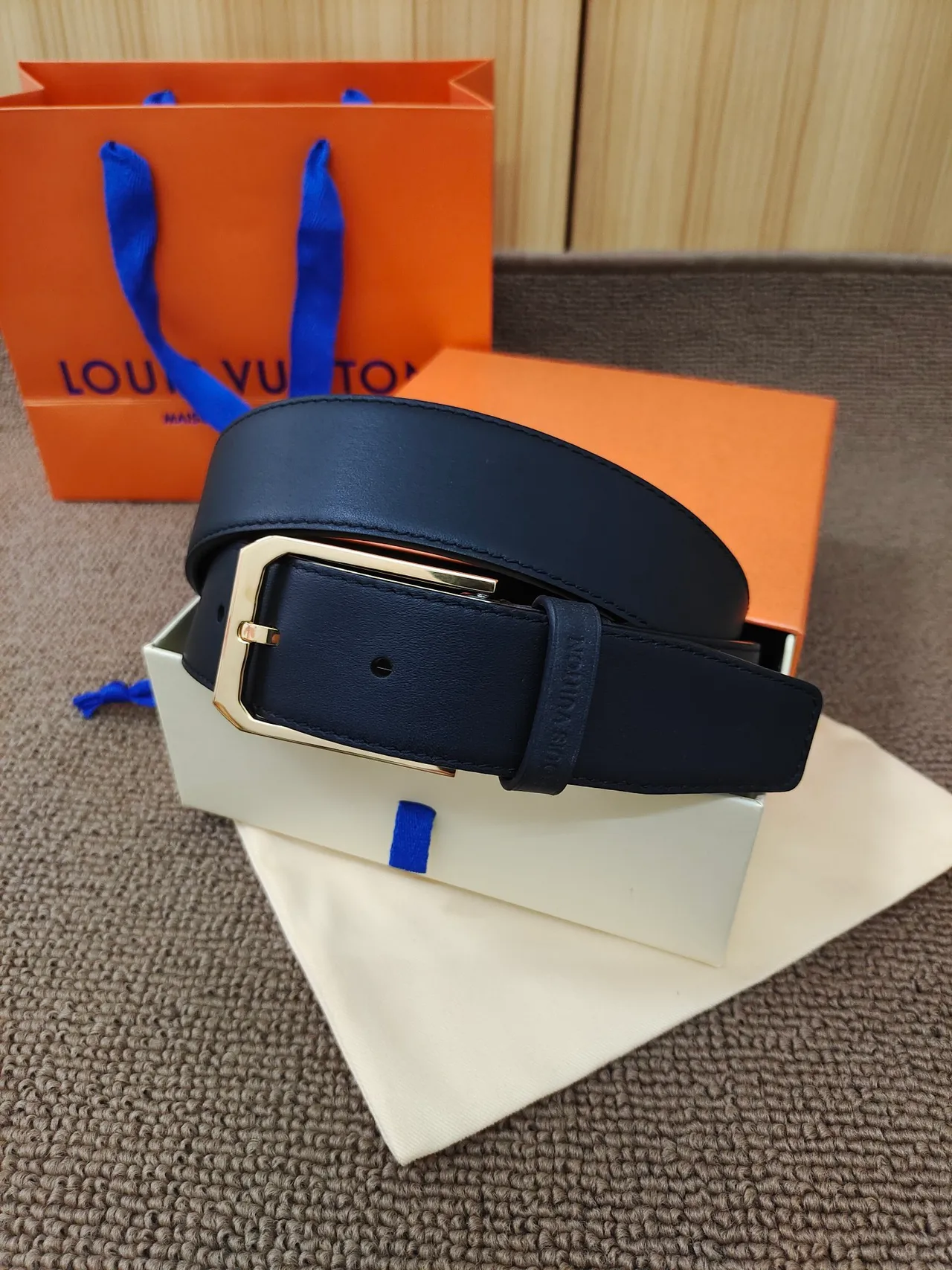 Louis Vuitton Black Gold Smooth Rectangular Buckle Leather Belt 5