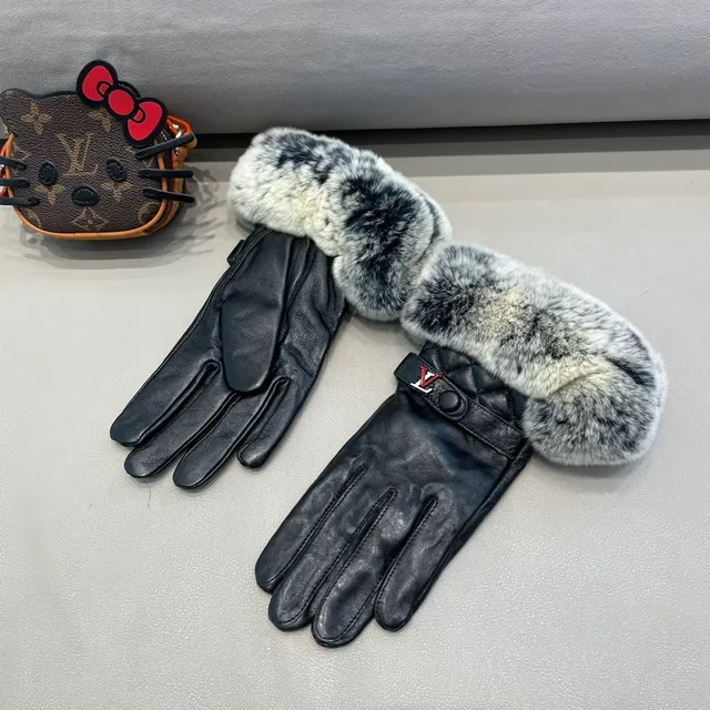 Louis Vuitton Black Gray Quilted Faux Fur Cuff Leather Gloves 4