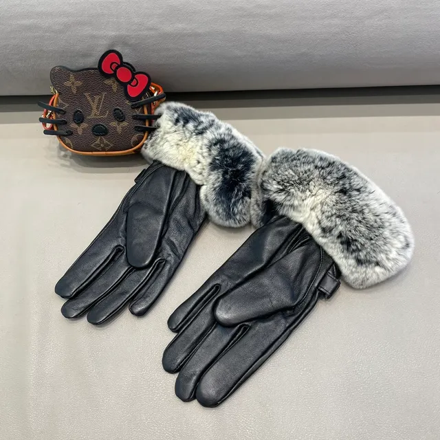 Louis Vuitton Black Gray Quilted Faux Fur Cuff Leather Gloves 6