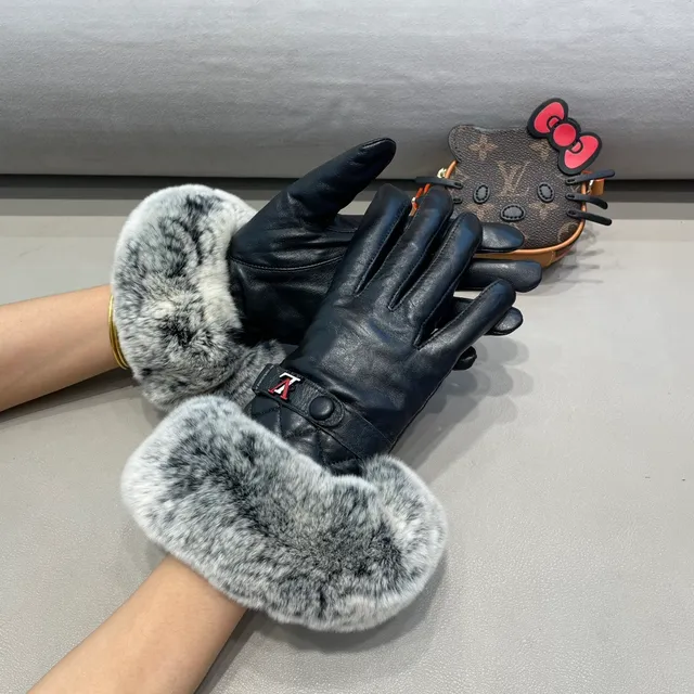 Louis Vuitton Black Gray Quilted Faux Fur Cuff Leather Gloves 9