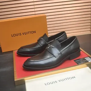Louis Vuitton काला चमड़े का पेनी लोफर