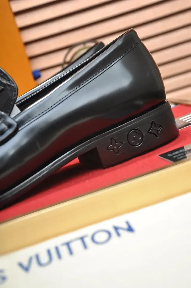 Louis Vuitton Black Penny Crocodile-Embossed Leather Loafer 2