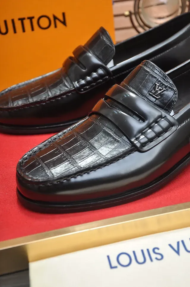Louis Vuitton Black Penny Crocodile-Embossed Leather Loafer 3
