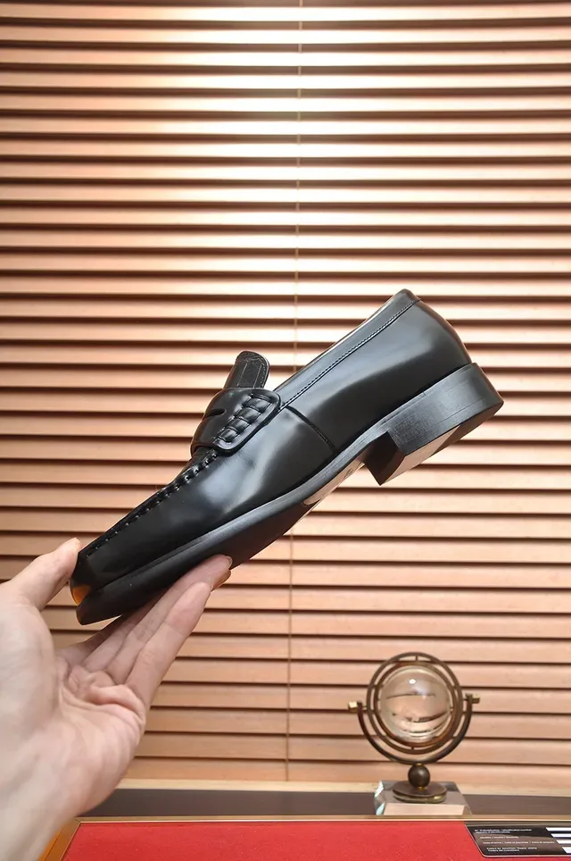 Louis Vuitton Black Penny Crocodile-Embossed Leather Loafer 6