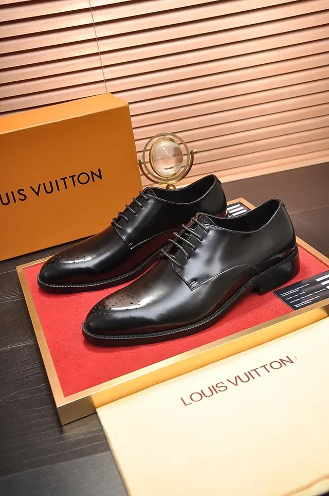 Louis Vuitton Preto Couro Polido Brogue Cap-Toe 4