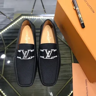 路易威登黑色银色粒面皮革金属LV扣乐福鞋