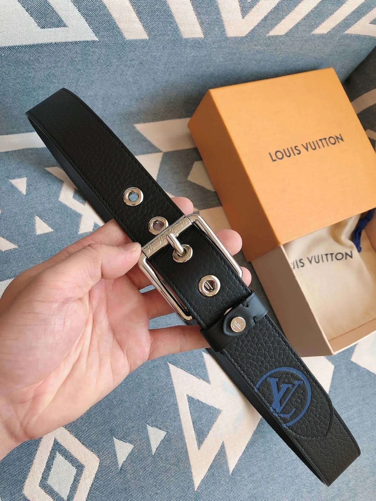 Louis Vuitton Black Silver Pebbled Polished Buckle Leather Belt 3
