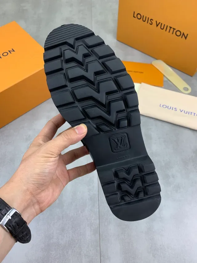 Louis Vuitton Black Textured Leather LV Buckle Loafer 2