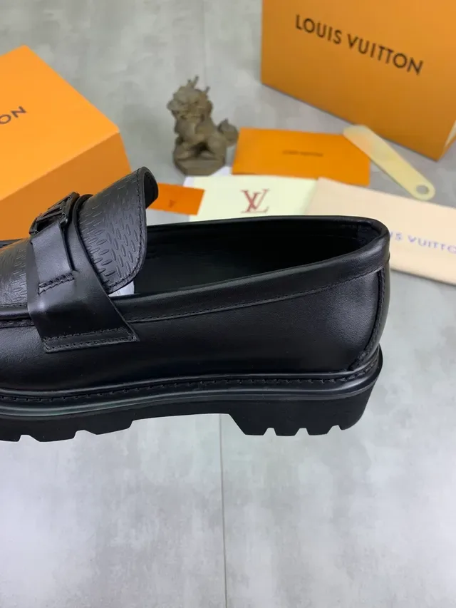 Louis Vuitton Black Textured Leather LV Buckle Loafer 4