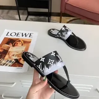 Louis Vuitton negro blanco estampado monograma correa brillante sola pantuflas