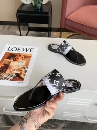 Louis Vuitton Black White Monogram-Print Strap Glossy Sole Slippers 4