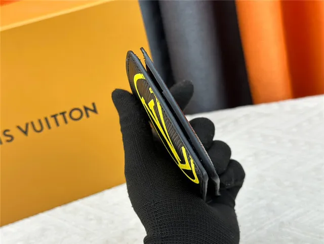 Louis Vuitton Black Yellow Epi Leather Texture Bold Circular Monogram Short Wallet 15