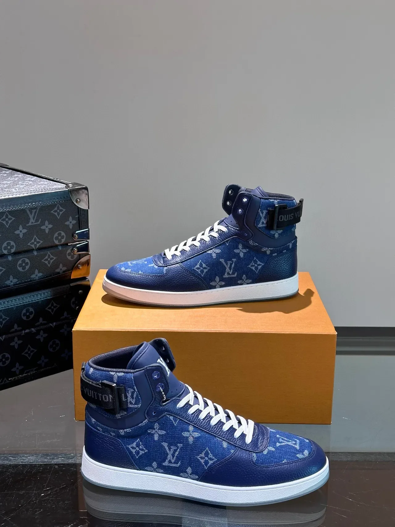 Louis Vuitton Blue White High-Top Monogram Canvas Lifestyle Sneakers 4