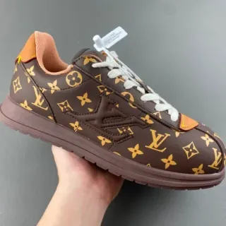 Louis Vuitton Zapatillas Lifestyle Marrón Dorado Monograma Lona Embossado Logo LV
