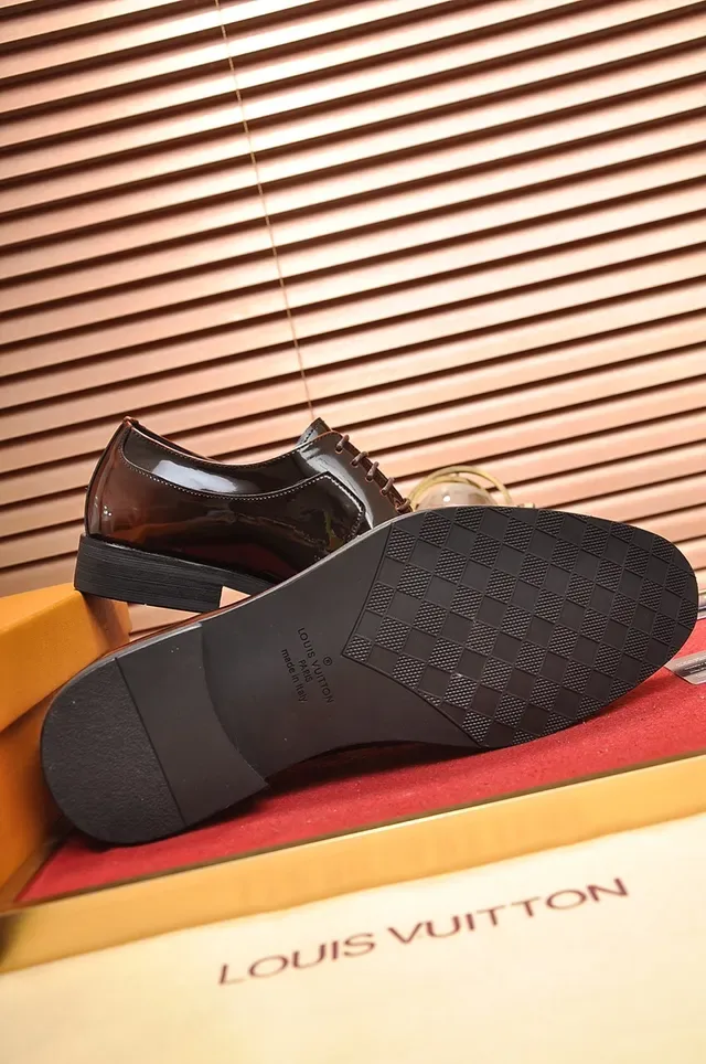 Louis Vuitton Chaussures Oxford Marron Cuir Patenté à Embout 3
