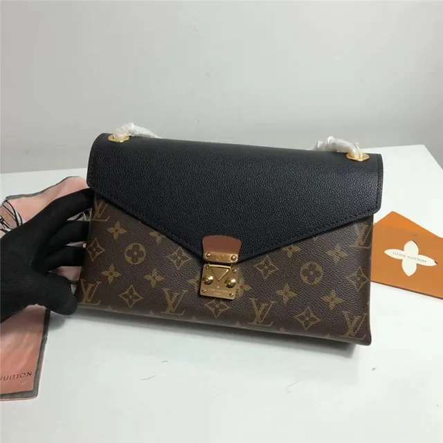 Louis Vuitton Bordeaux Marron Envelope Flap Monogram Canvas Sac à main 17