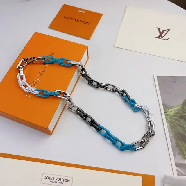 Louis Vuitton Chain Reaction Blue and White Resin Chain Necklace 5