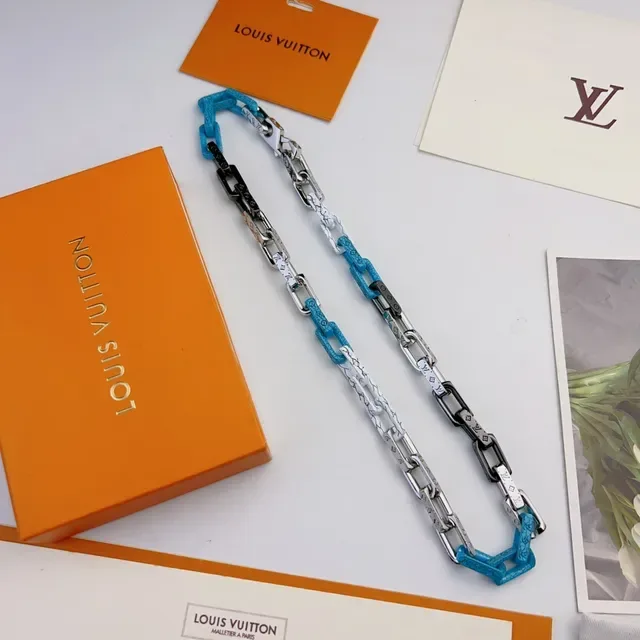Louis Vuitton Chain Reaction Blue and White Resin Chain Necklace 6