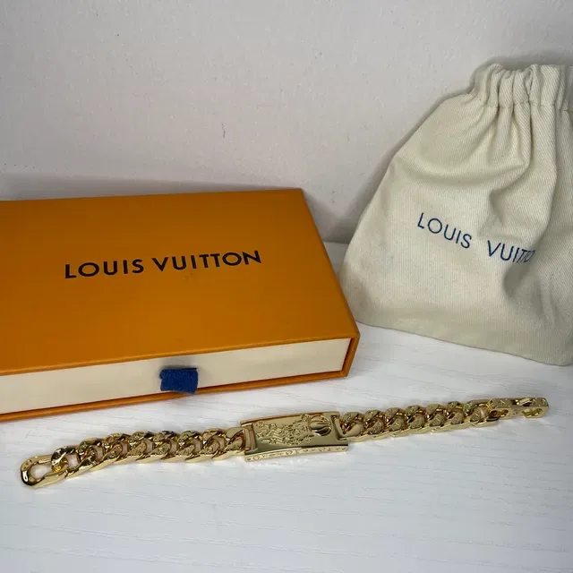 Louis Vuitton Chain Reaction Gold-Tone Curb-Link Bracelet 4