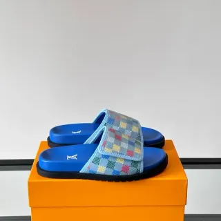 Louis Vuitton चेकर्ड स्ट्रैप नीला स्लिपर्स