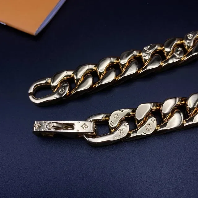 Louis Vuitton Chunky Curb-Link Gold-Tone Chain Bracelet 4