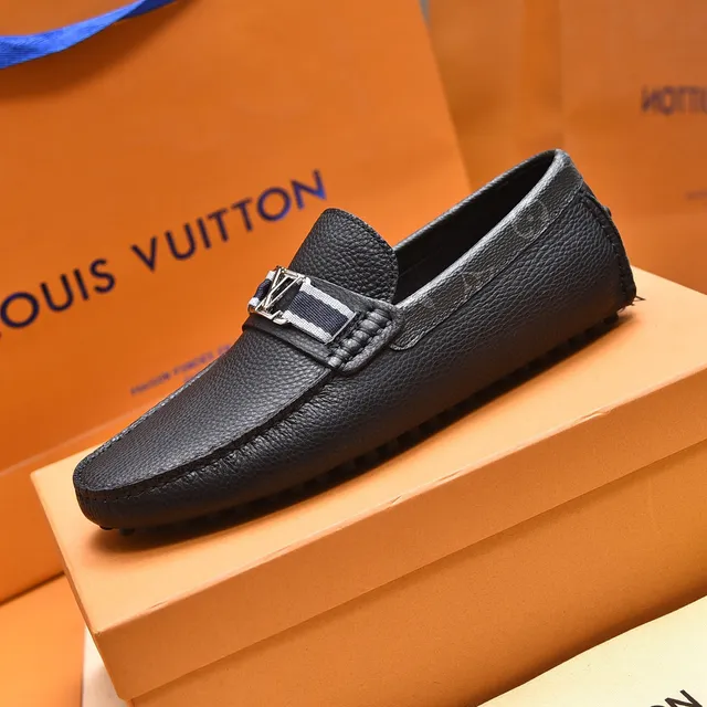 Louis Vuitton Driver Black Navy Pebbled Leather Metal LV Buckle Loafer 6