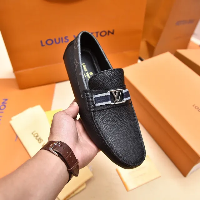 Louis Vuitton Driver Black Navy Pebbled Leather Metal LV Buckle Loafer 7