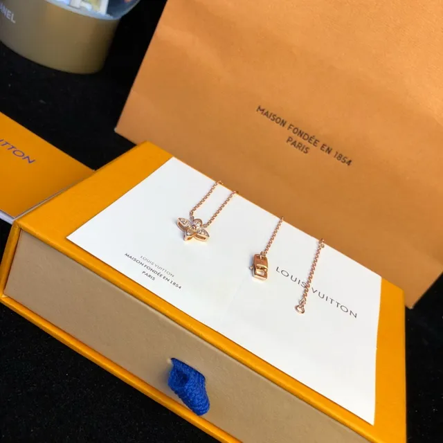 Louis Vuitton Floral Pavé Crystal Rose Gold-Tone Necklace 9