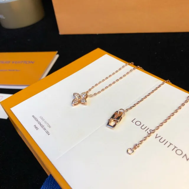 Louis Vuitton Floral Pavé Crystal Rose Gold-Tone Necklace 6