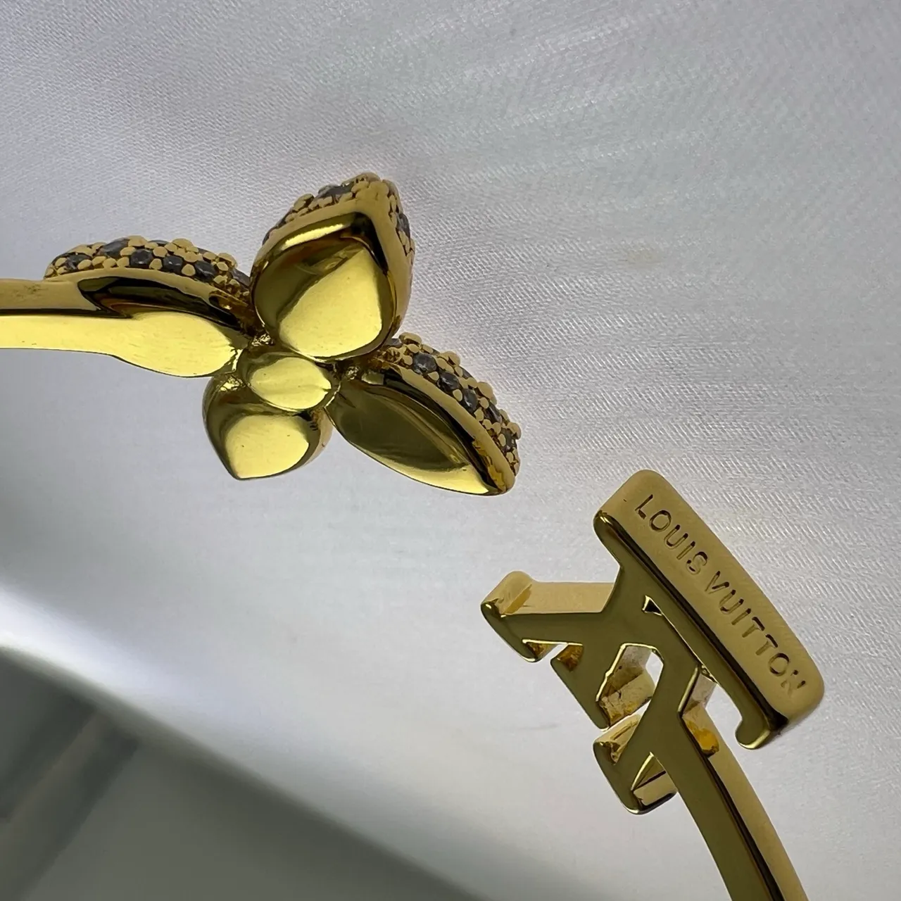 Louis Vuitton Flower and Monogram Ring Gold Silver Pavé-Set Floral Motif Open-Band Letter Ring 2