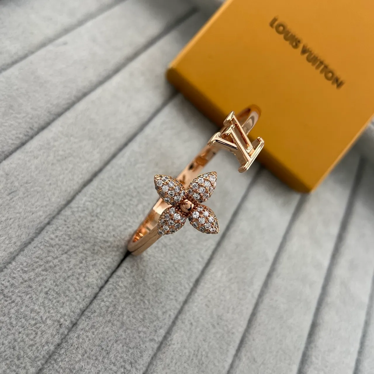 Louis Vuitton Flower and Monogram Ring Gold Silver Pavé-Set Floral Motif Open-Band Letter Ring 3
