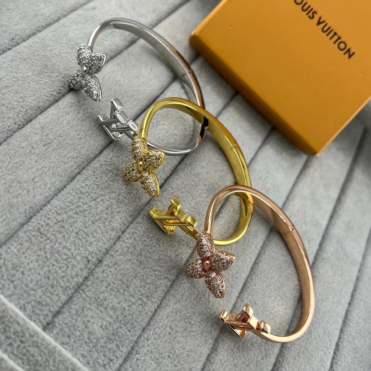 Louis Vuitton Flower and Monogram Ring Gold Silver Pavé-Set Floral Motif Open-Band Letter Ring 6