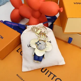 Louis Vuitton फ्लावर चार्म कुंजी धारक गोल्ड ब्लू क्रिस्टल ब्रोच