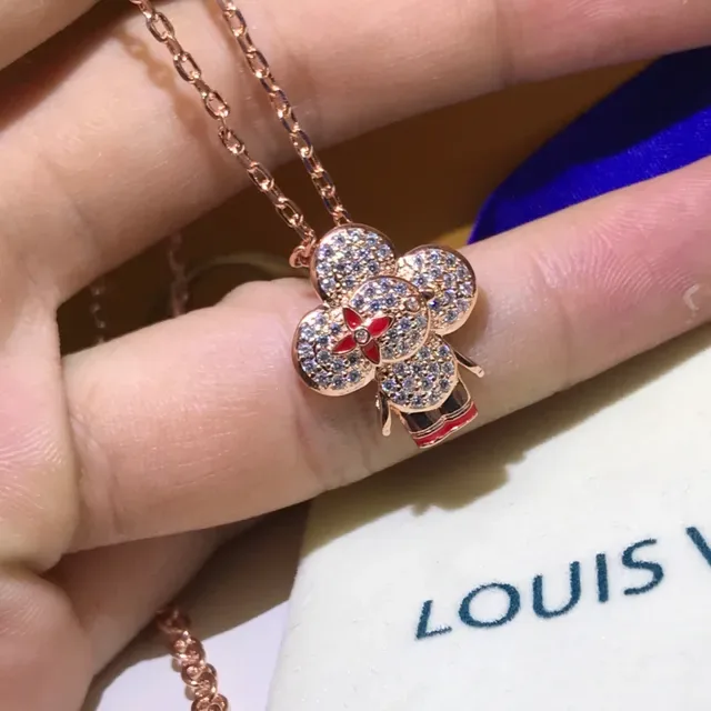 Louis Vuitton Flower Gold Red Pavé-Crystal Floral Pendant Enamel-Accented Necklace 4