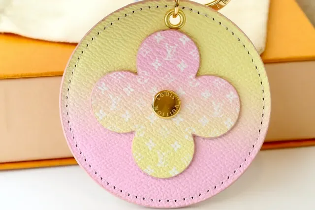 Bolsa Tote Louis Vuitton Porta-Chaves Flor Rosa Amarelo Circular Couro Gradiente Pastel 2