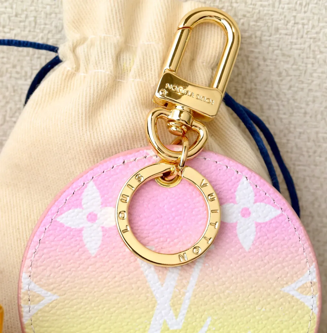 Bolsa Tote Louis Vuitton Porta-Chaves Flor Rosa Amarelo Circular Couro Gradiente Pastel 5