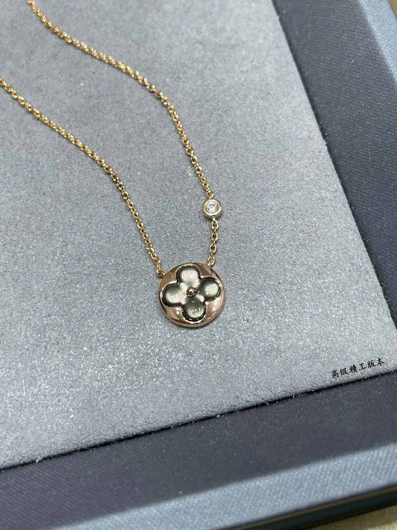 Louis Vuitton Gold Black Curb Chain Four-Leaf Clover Pendant Necklace 6