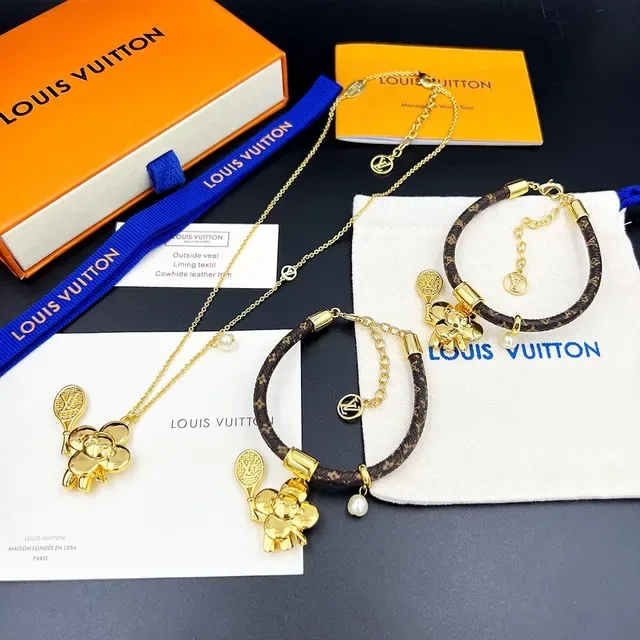 Louis Vuitton Gold-Tone Floral Monogram Pearl Pendant Necklaces 4