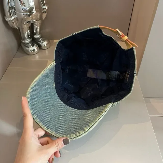 Louis Vuitton গ্রে বেইজ মোনোগ্রামড ডেনিম স্ট্রাকচার্ড সিক্স-প্যানেল বেসবল ক্যাপ 2