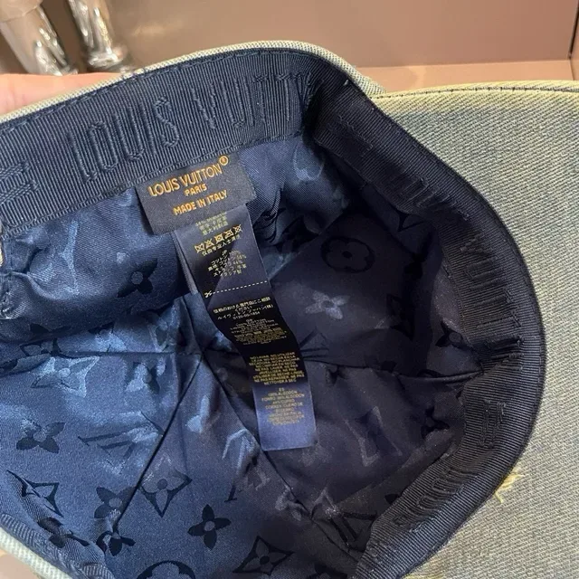 Louis Vuitton গ্রে বেইজ মোনোগ্রামড ডেনিম স্ট্রাকচার্ড সিক্স-প্যানেল বেসবল ক্যাপ 3