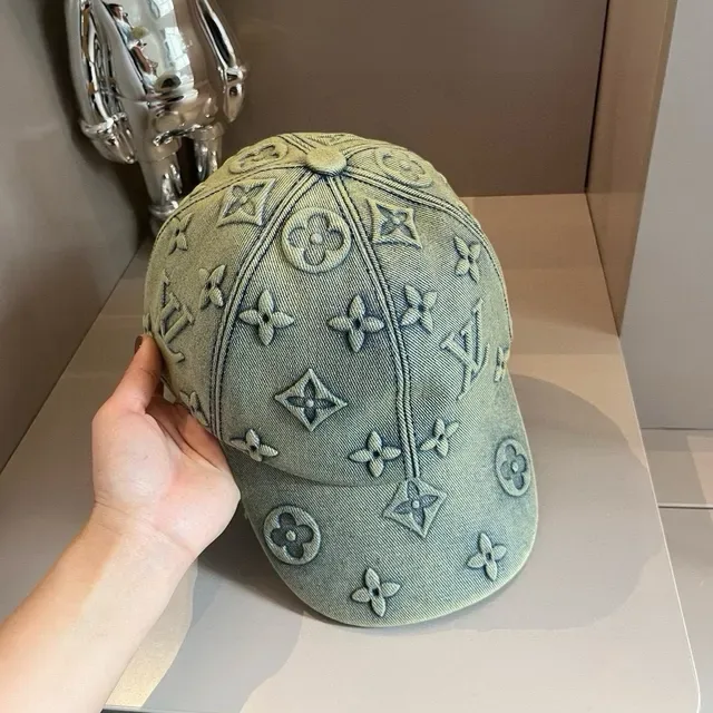 Louis Vuitton গ্রে বেইজ মোনোগ্রামড ডেনিম স্ট্রাকচার্ড সিক্স-প্যানেল বেসবল ক্যাপ 7